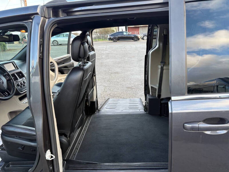 2019 Dodge Grand Caravan SXT 35th Anniversary Edition