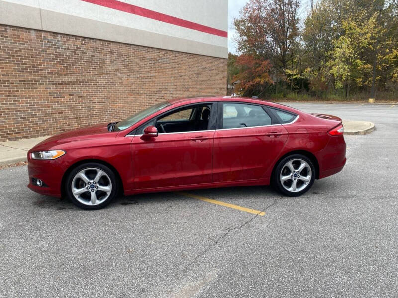 2014 Ford Fusion SE photo 2