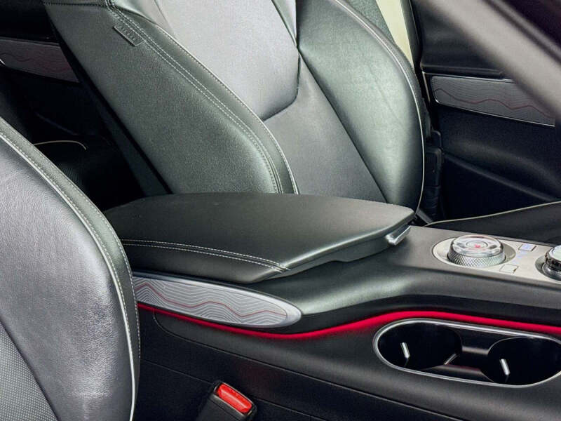 2022 Genesis GV70 2.5T Standard