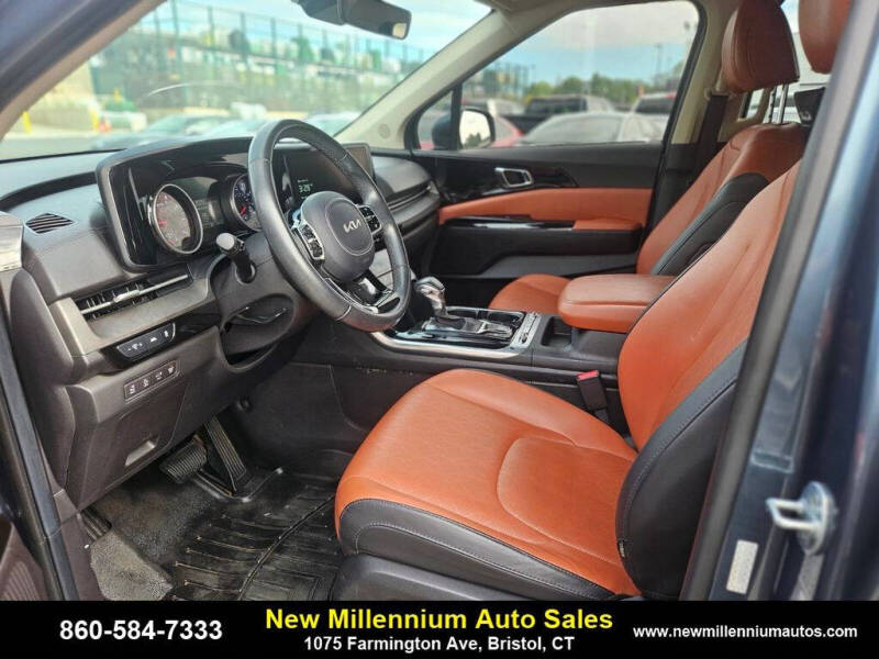 2022 Kia Carnival SX