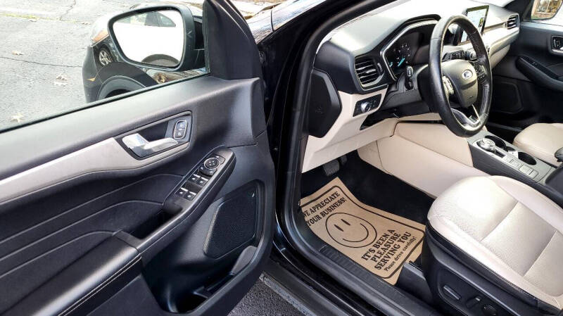 2021 Ford Escape SEL