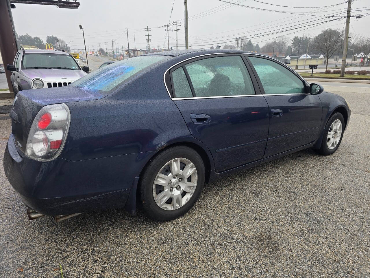 2006 Nissan Altima for sale at QUEENSGATE AUTO SALES in York, PA