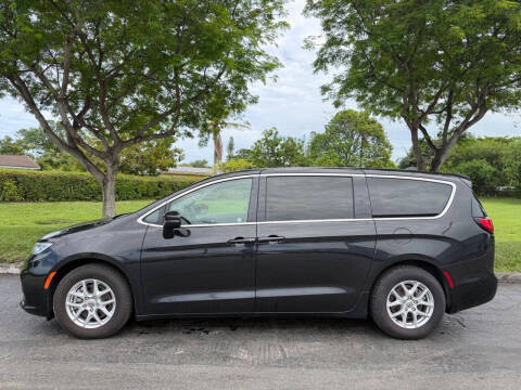 2023 Chrysler Pacifica Touring L