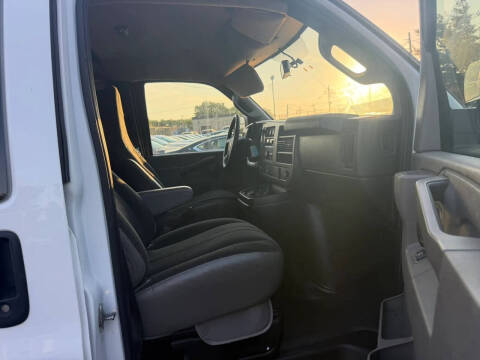 2021 Chevrolet Express 2500