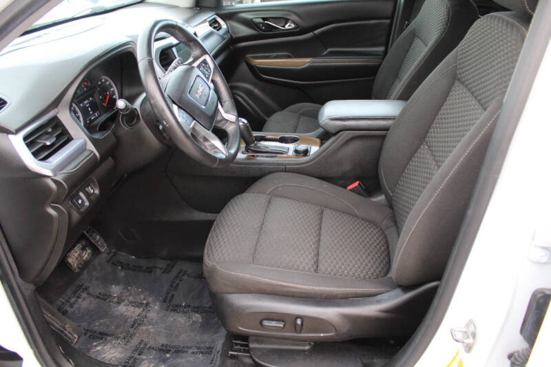 2017 GMC Acadia SLE-2