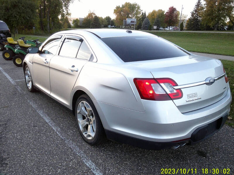 2012 Ford Taurus SEL photo 9