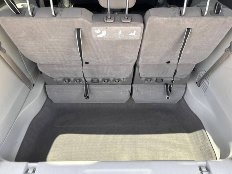 2021 Chrysler Voyager LX