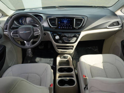 2017 Chrysler Pacifica Hybrid Touring Plus