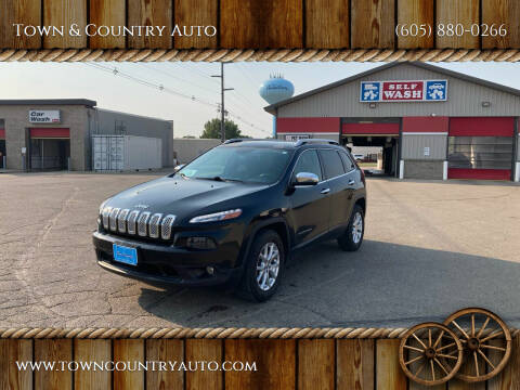 2015 Jeep Cherokee for sale at Town & Country Auto in Kranzburg SD