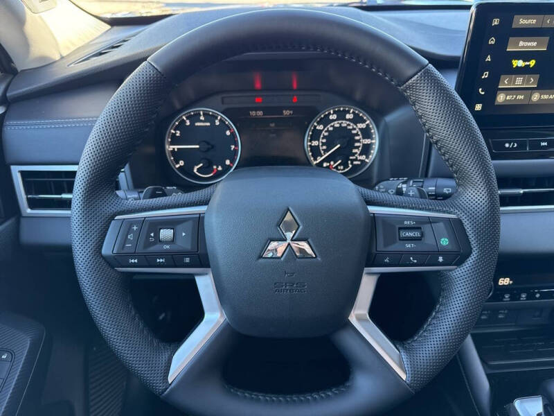 2025 Mitsubishi Outlander SE