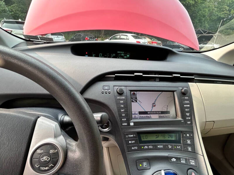 2010 Toyota Prius III