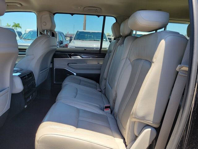 2023 Jeep Wagoneer
