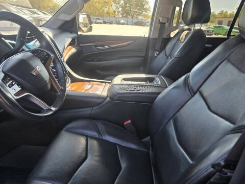 2017 Cadillac Escalade Luxury