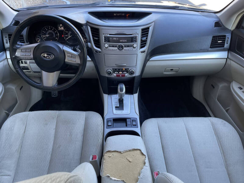 2010 Subaru Outback 2.5i Premium