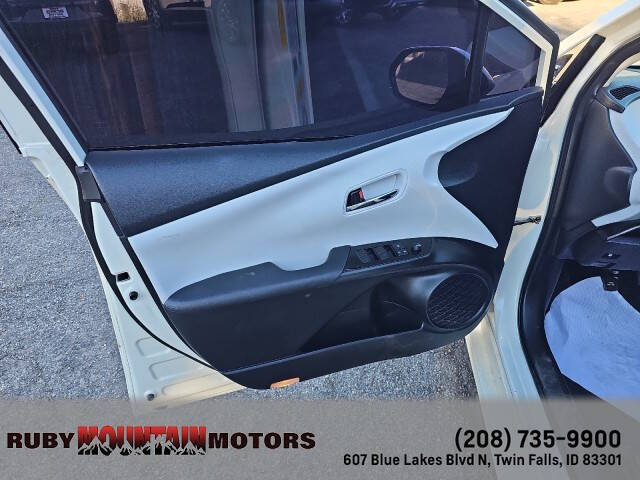 2019 Toyota Prius LE