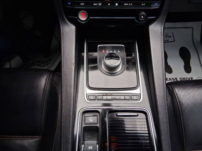 2019 Jaguar F-PACE 30t Prestige