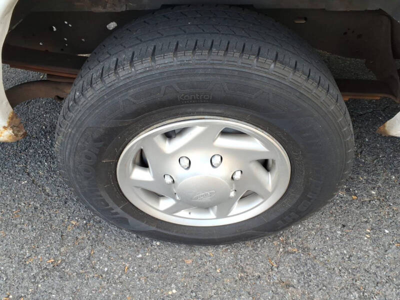 2011 Ford E-Series E-250