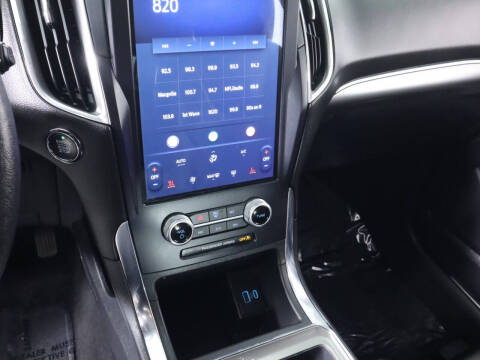 2022 Ford Edge Titanium