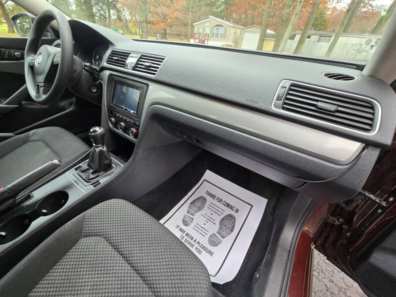 2014 Volkswagen Passat 2.5L S PZEV