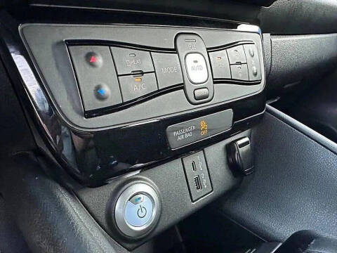 2020 Nissan LEAF SV