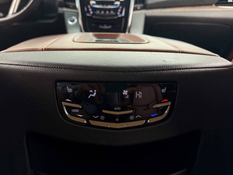 2018 Cadillac Escalade ESV Luxury