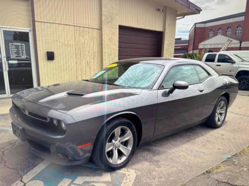 2017 Dodge Challenger SXT Plus