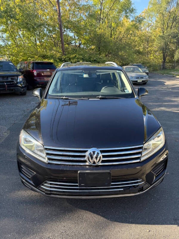 2016 Volkswagen Touareg VR6 Lux