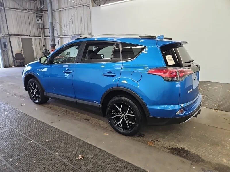2018 Toyota RAV4 Hybrid SE