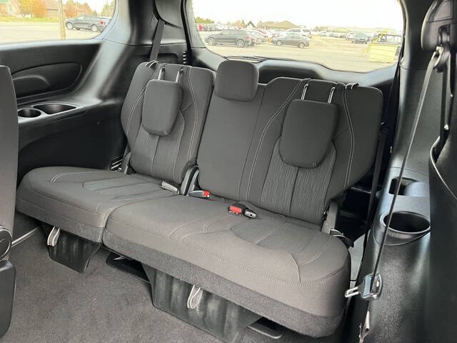 2022 Chrysler Pacifica Touring