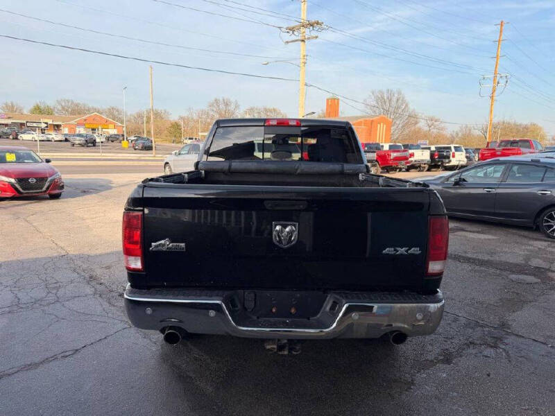 2017 RAM 1500 SLT