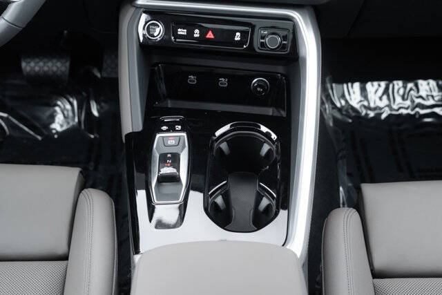 2025 Audi Q5 quattro Premium Plus TFSI