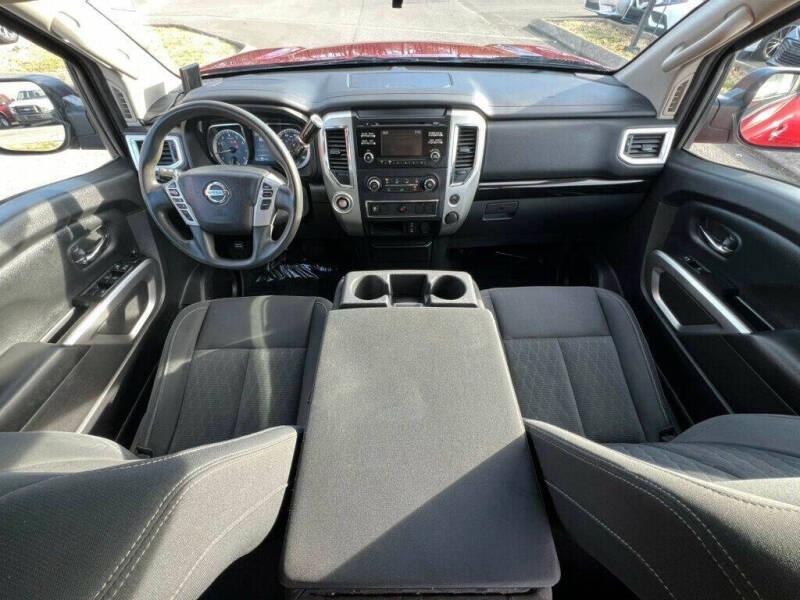 2017 Nissan Titan