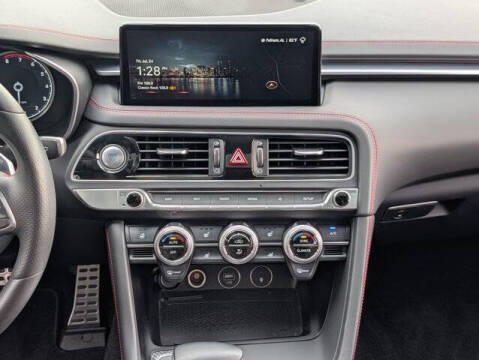2023 Genesis G70
