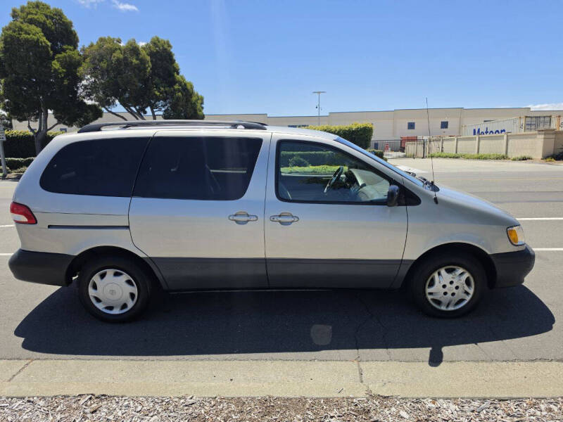 2002 Toyota Sienna LE