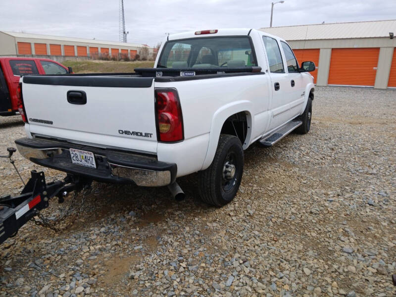 2004 Chevrolet Silverado 2500HD LT photo 4