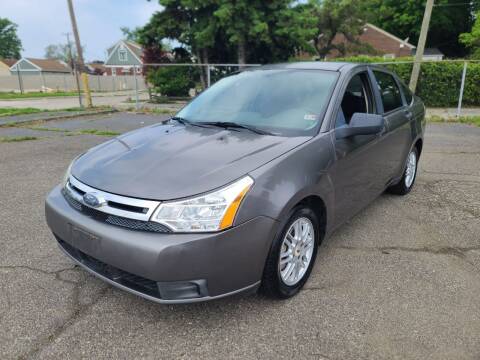 2009 Ford Focus for sale at METRO CITY AUTO GROUP LLC in Lincoln Park MI