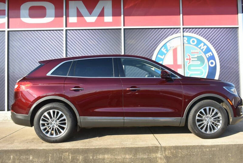 Used 2018 Lincoln MKX Select with VIN 2LMPJ6KR6JBL50095 for sale in Strongsville, OH