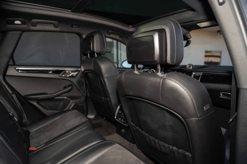 2017 Porsche Macan S