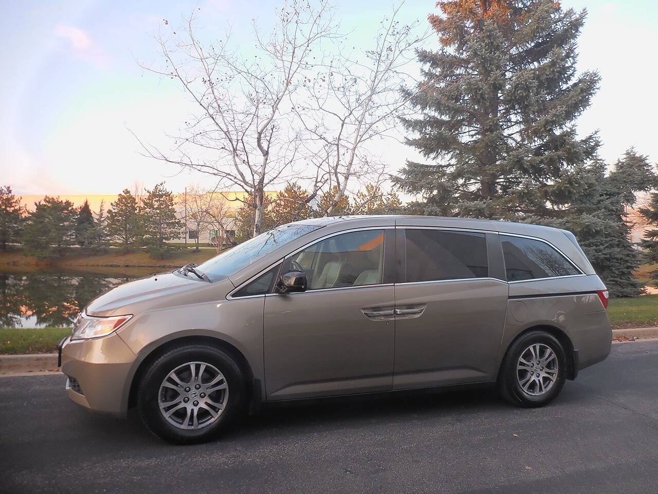 2011 Honda Odyssey for sale at Genuine Motors in Schaumburg, IL