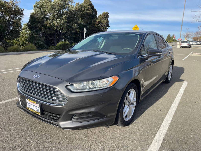 2016 Ford Fusion SE's photo