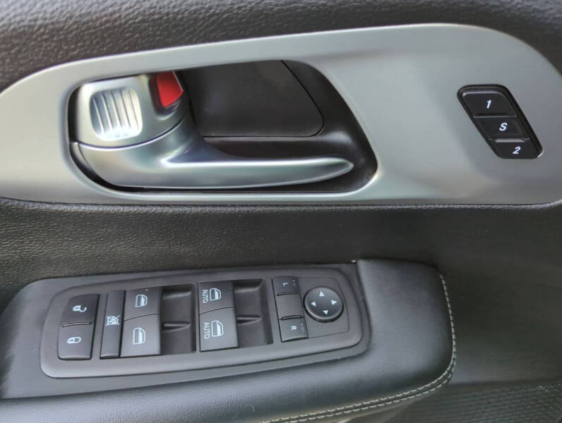 2023 Chrysler Pacifica Plug-In Hybrid Touring L