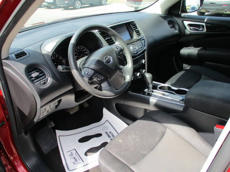 2017 Nissan Pathfinder SL