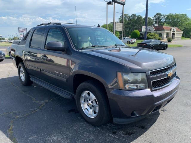 2011 Chevrolet Avalanche LS