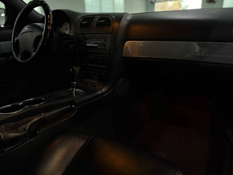 2004 Ford Thunderbird Deluxe