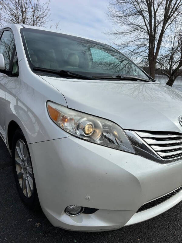 2012 Toyota Sienna Limited 7-Passenger