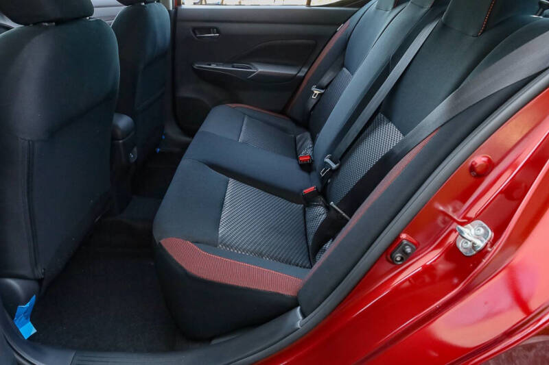 2025 Nissan Versa SR