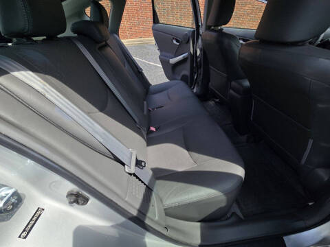 2010 Toyota Prius III