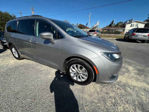 2017 Chrysler Pacifica Touring-L