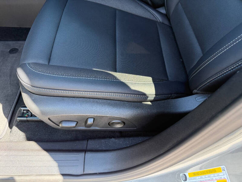 2025 Chevrolet Equinox EV LT 2