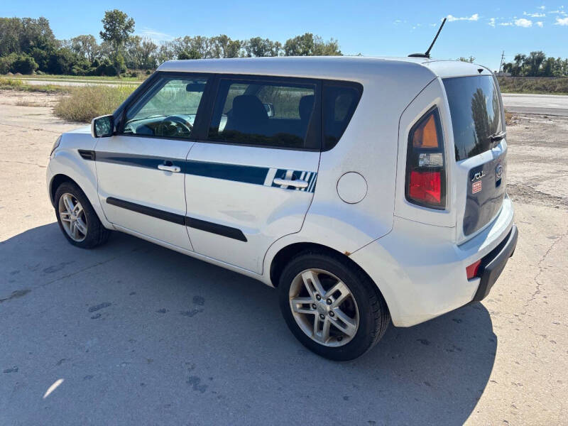 2011 Kia Soul +